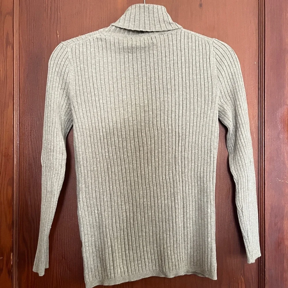 GAP Ribbed Turtleneck Sweater in Light Taupe